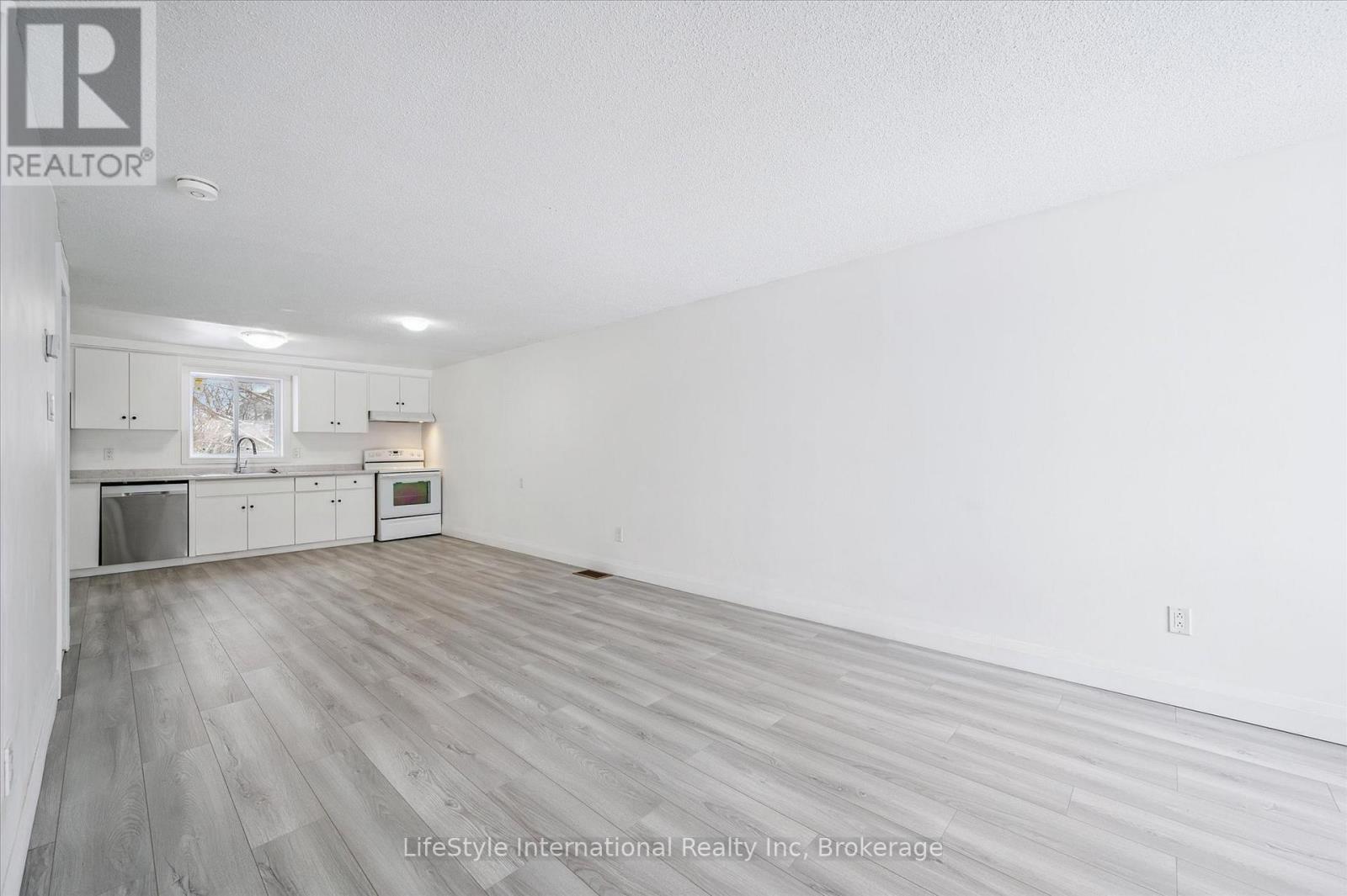 5 Troy Crescent, Guelph, Ontario N1E 6W7 - Photo 11 - X12666280