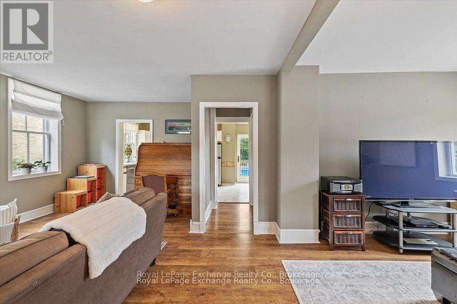 40 Grosvenor Street S, Saugeen Shores, Ontario  N0H 2L0 - Photo 17 - X12554690