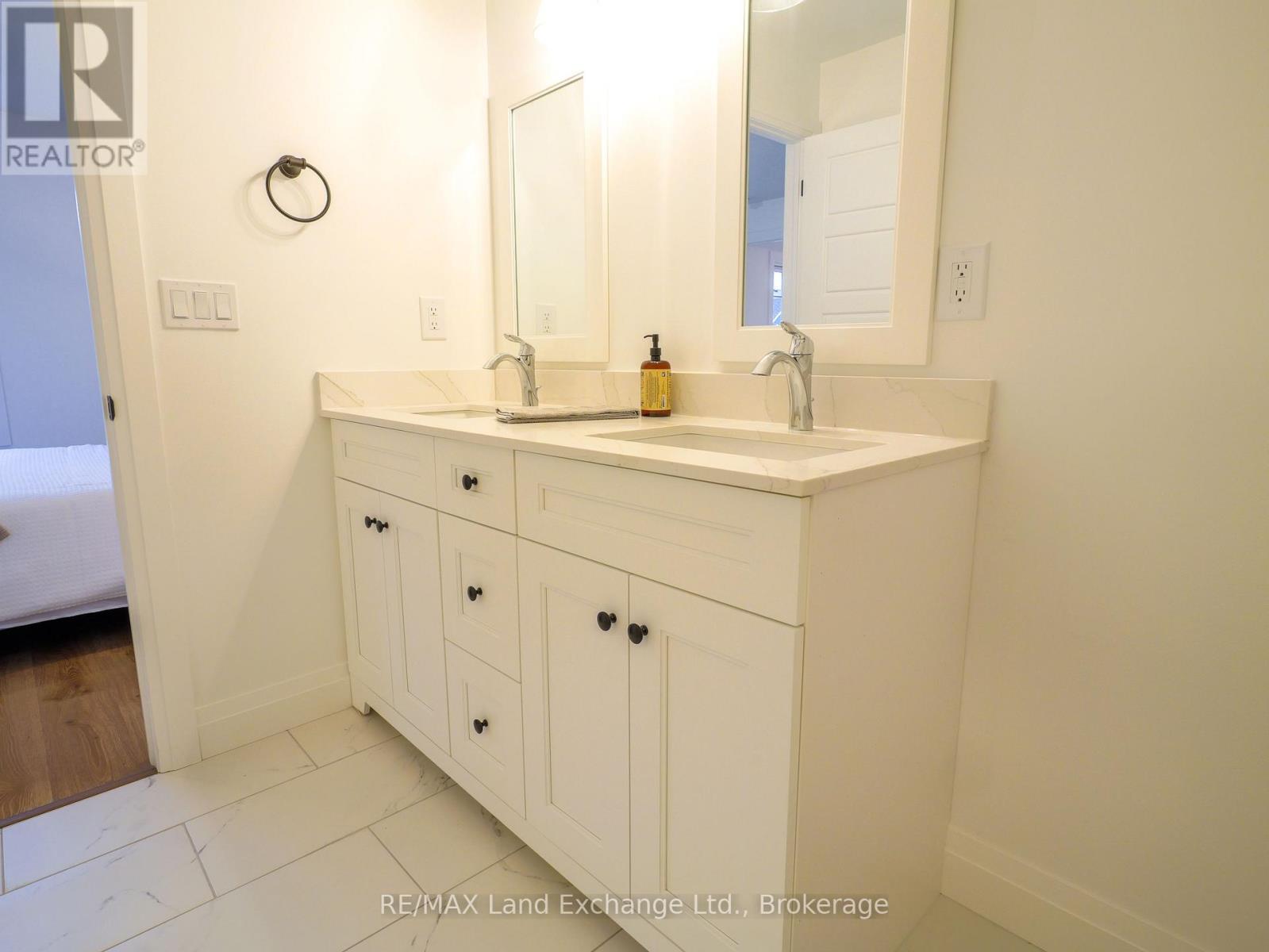 18 - 86 Eagle Court, Saugeen Shores, Ontario N0H 2C3 - Photo 28 - X12554168