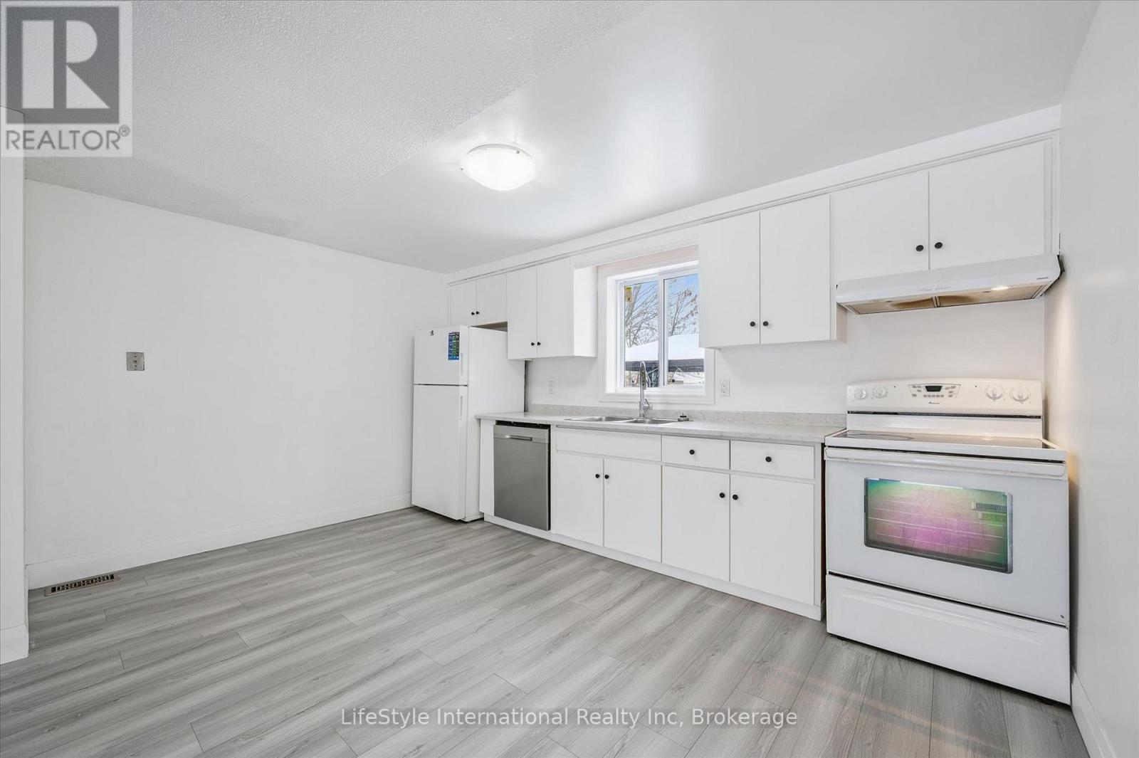 5 Troy Crescent, Guelph, Ontario N1E 6W7 - Photo 14 - X12666280