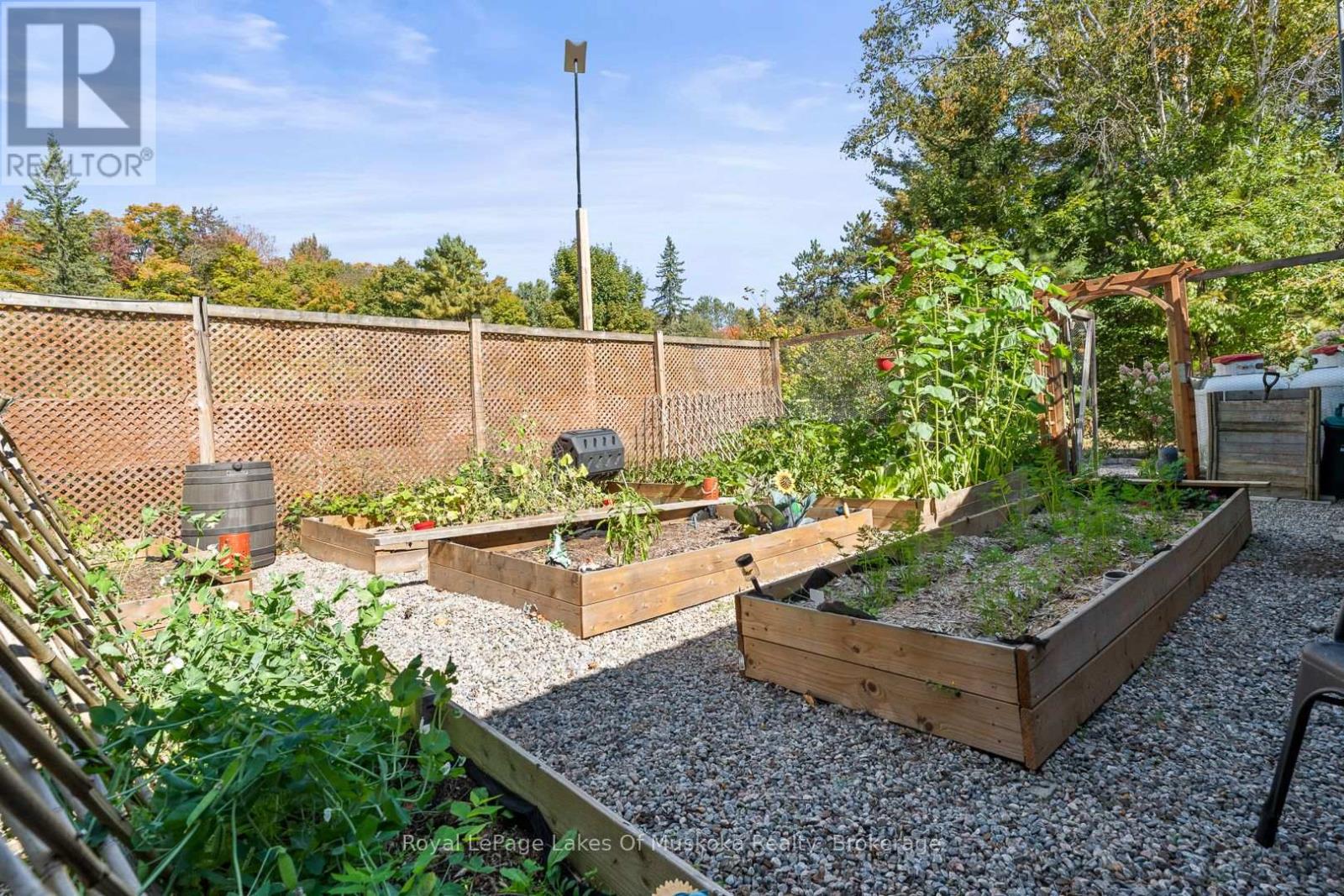 3921 Ravenscliffe Road, Huntsville, Ontario  P1H 2J2 - Photo 36 - X12673216