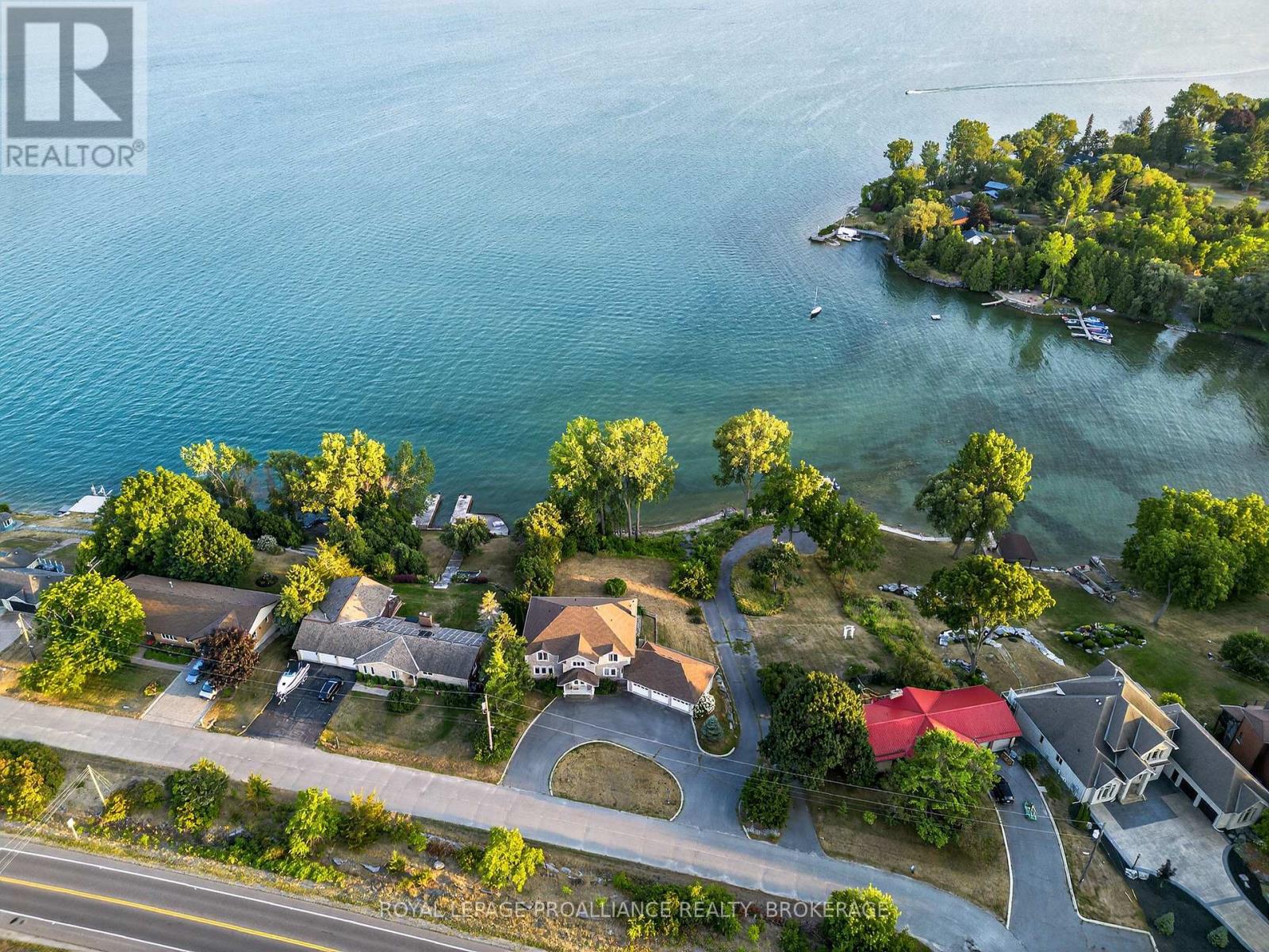 4734 Lakeside Lane, Loyalist, Ontario K0H 1G0 - Photo 42 - X12553912