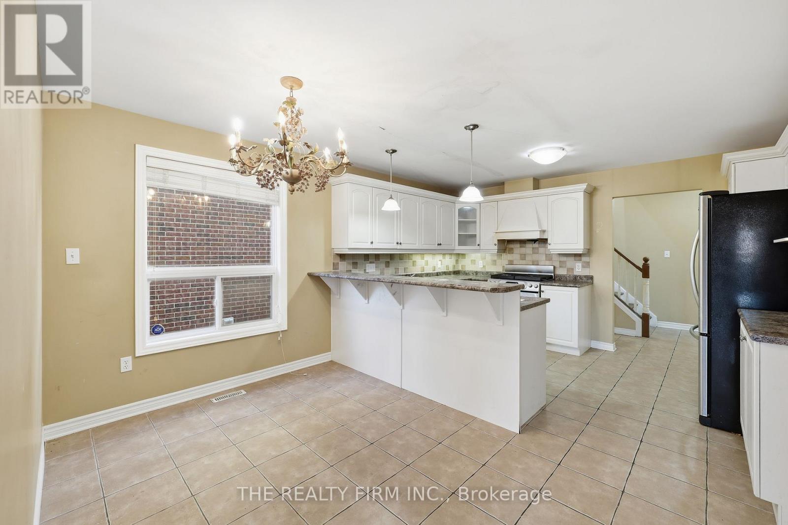 1012 Oakcrossing Road, London North, Ontario  N6H 0A8 - Photo 11 - X12488398