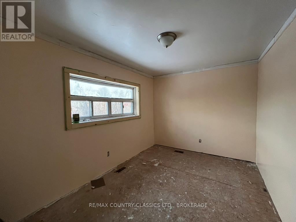 534 B Slate Falls Road, Addington Highlands, Ontario  K0H 1L0 - Photo 13 - X12554302