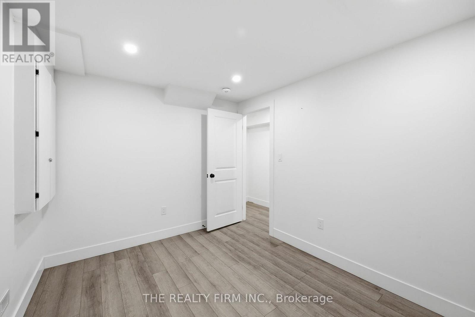 1012 Oakcrossing Road, London North, Ontario  N6H 0A8 - Photo 30 - X12488398