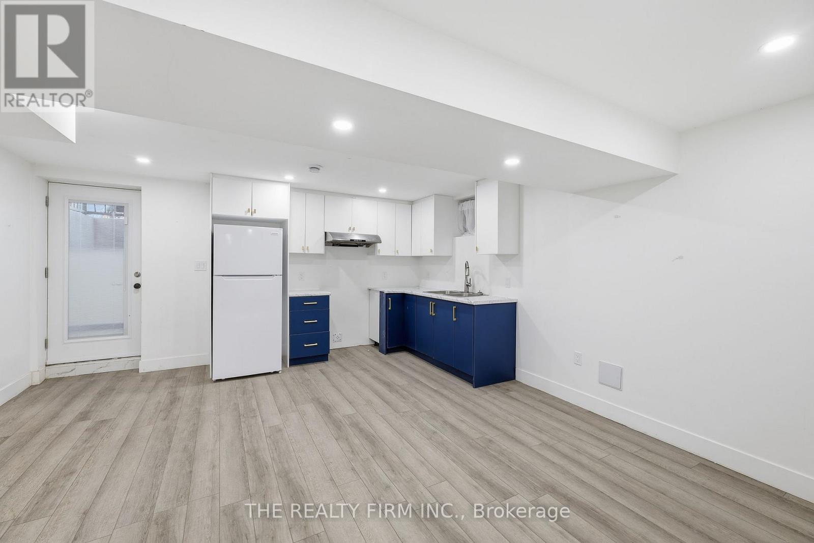 1012 Oakcrossing Road, London North, Ontario  N6H 0A8 - Photo 36 - X12488398