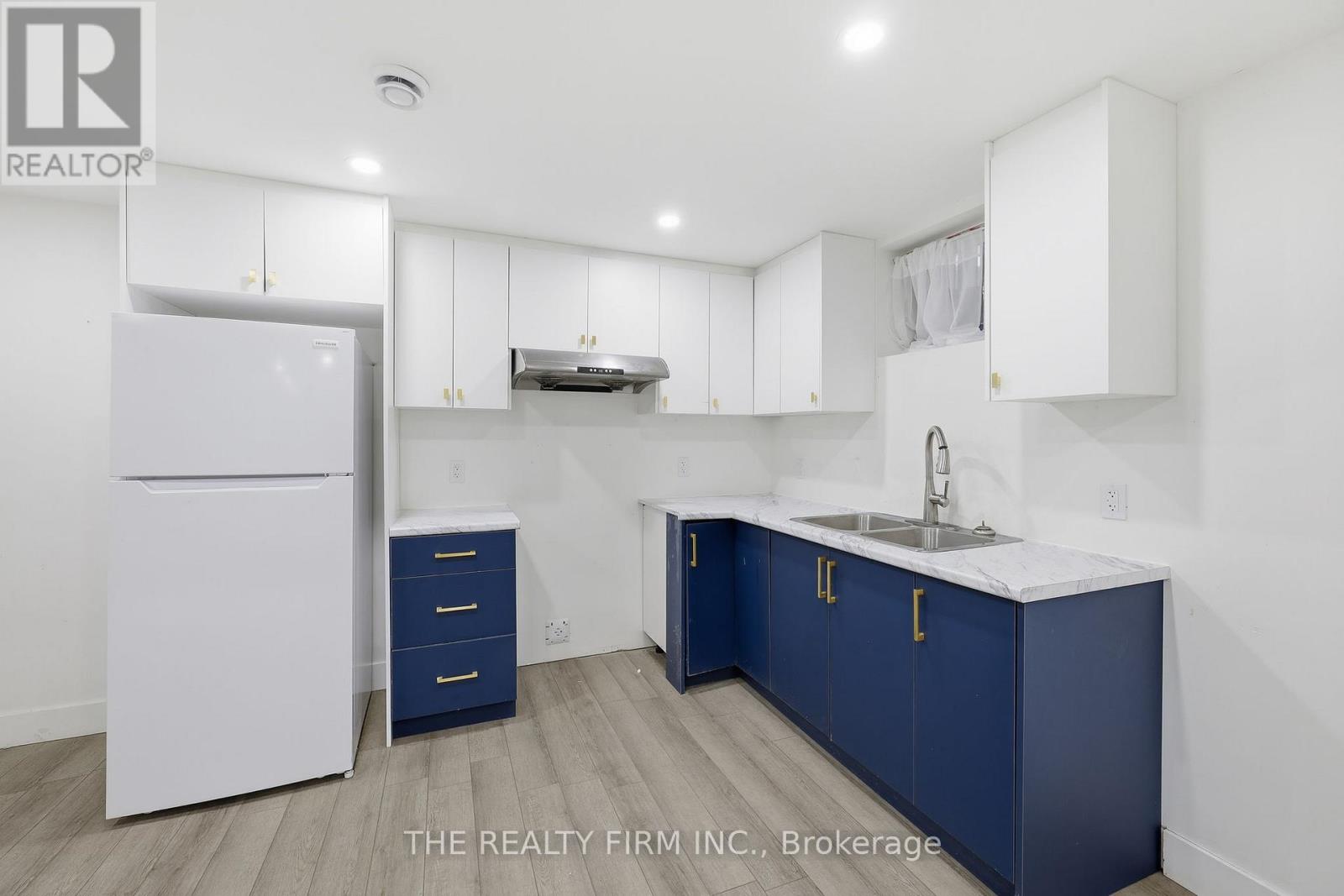 1012 Oakcrossing Road, London North, Ontario  N6H 0A8 - Photo 37 - X12488398