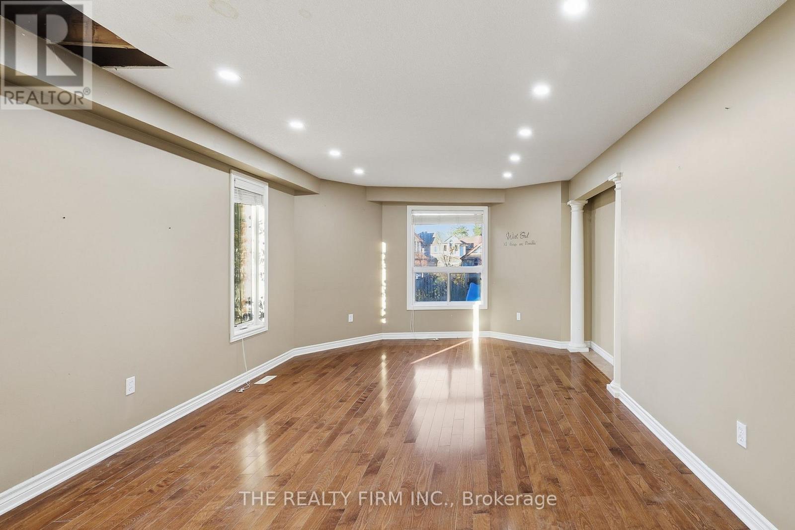 1012 Oakcrossing Road, London North, Ontario  N6H 0A8 - Photo 6 - X12488398