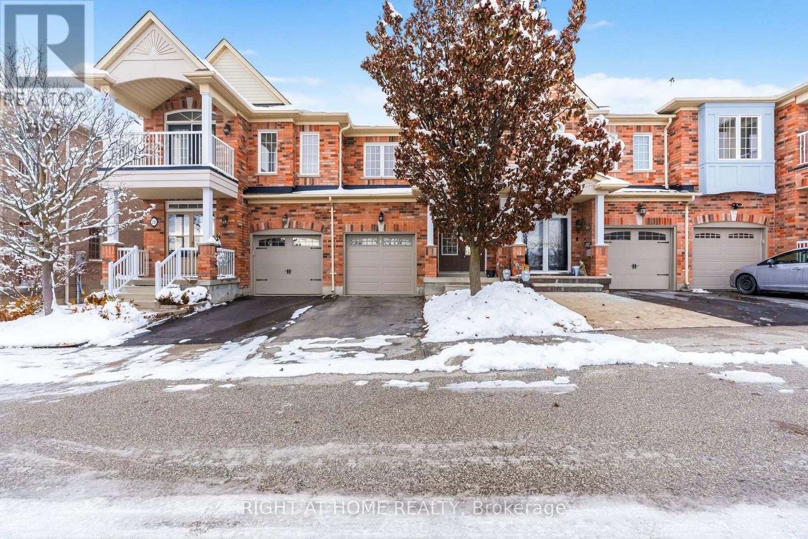 9 - 320 Ravineview Drive, Vaughan, Ontario  L6A 4H1 - Photo 2 - N12673272