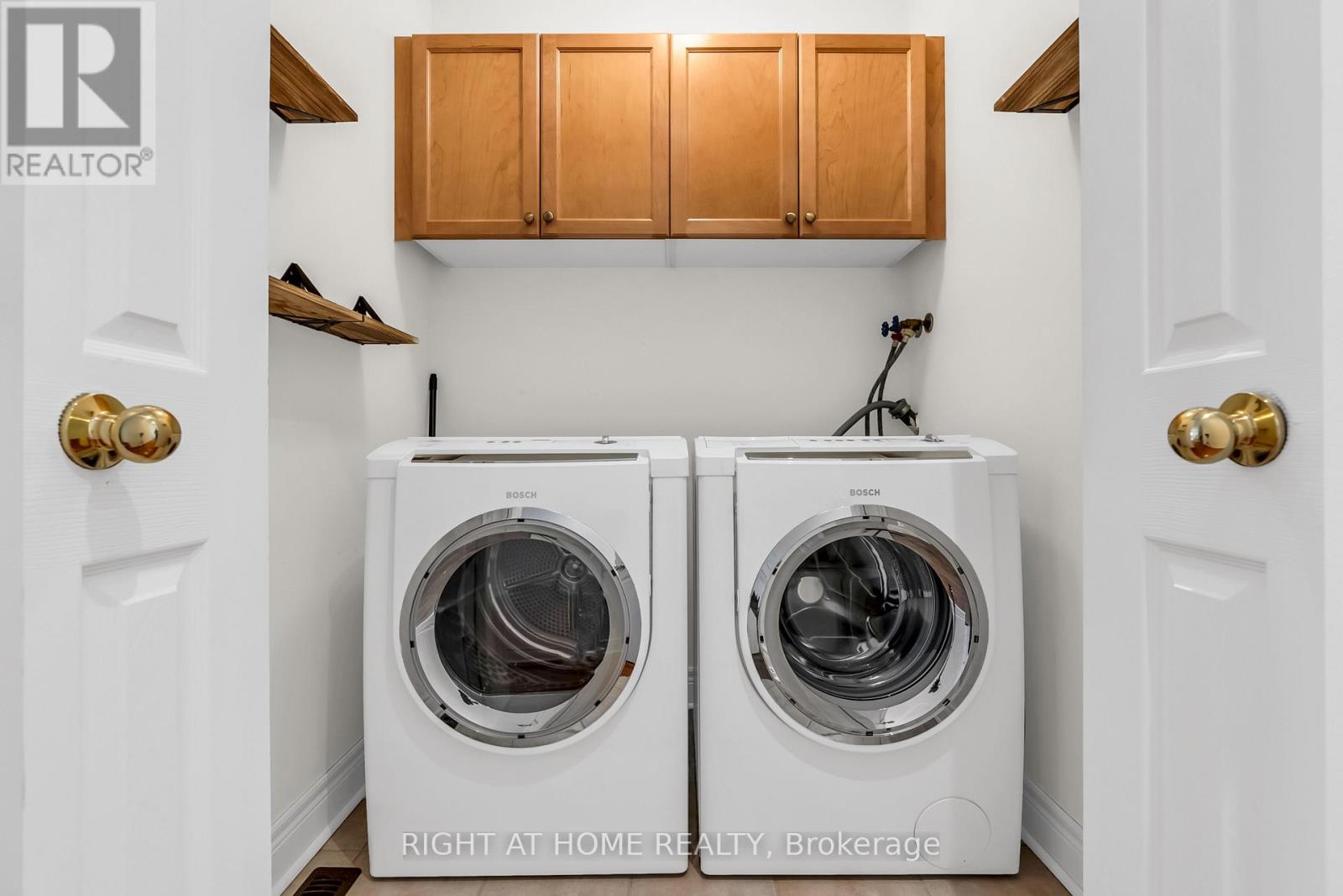 9 - 320 Ravineview Drive, Vaughan, Ontario  L6A 4H1 - Photo 20 - N12673272