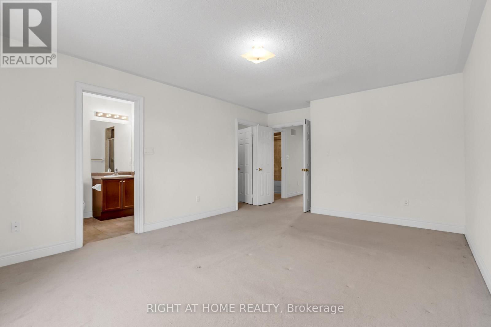 9 - 320 Ravineview Drive, Vaughan, Ontario  L6A 4H1 - Photo 25 - N12673272