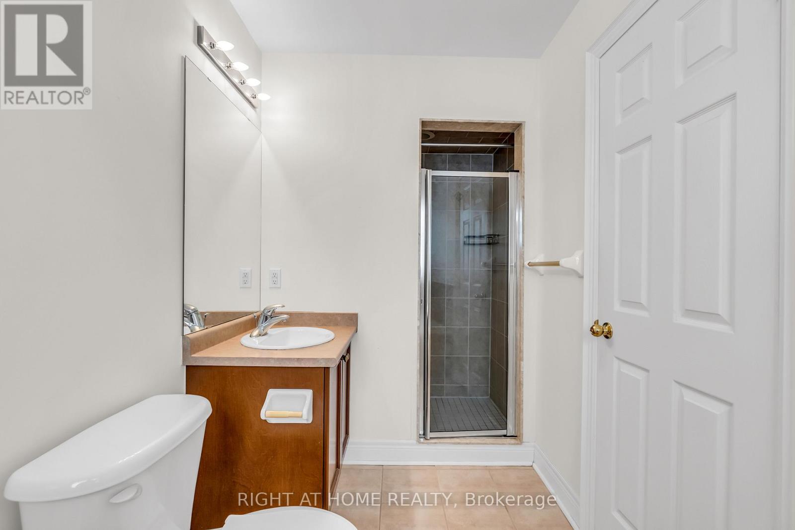 9 - 320 Ravineview Drive, Vaughan, Ontario  L6A 4H1 - Photo 28 - N12673272