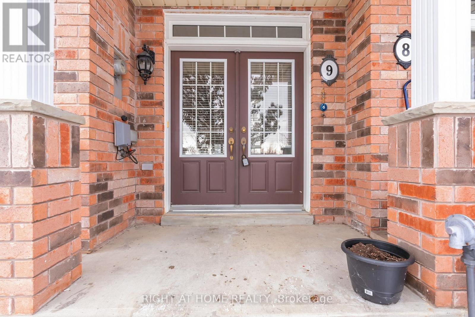 9 - 320 Ravineview Drive, Vaughan, Ontario  L6A 4H1 - Photo 3 - N12673272