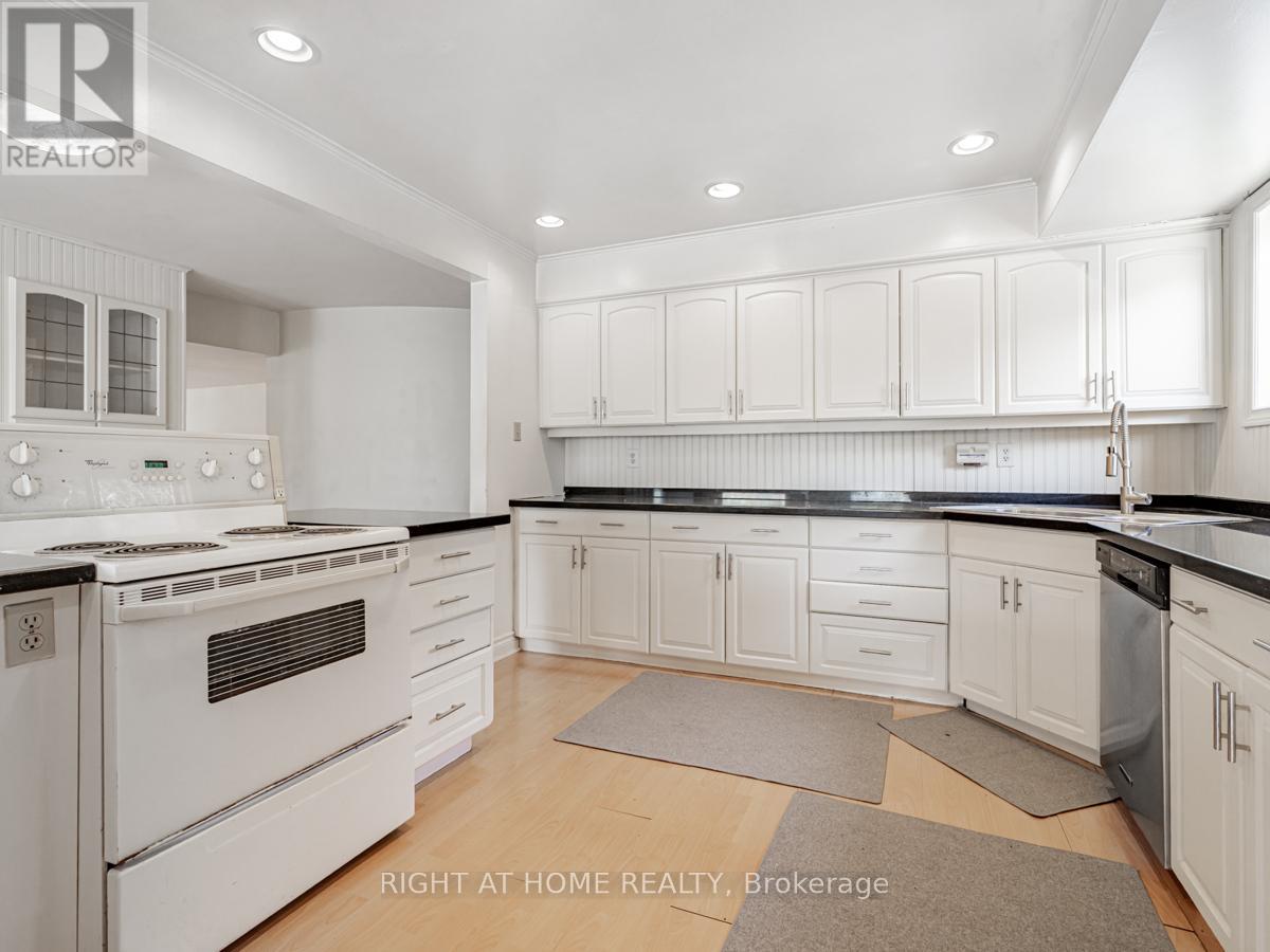 4282 Vivian Road, Whitchurch-Stouffville, Ontario  L4A 1Z2 - Photo 7 - N12673328