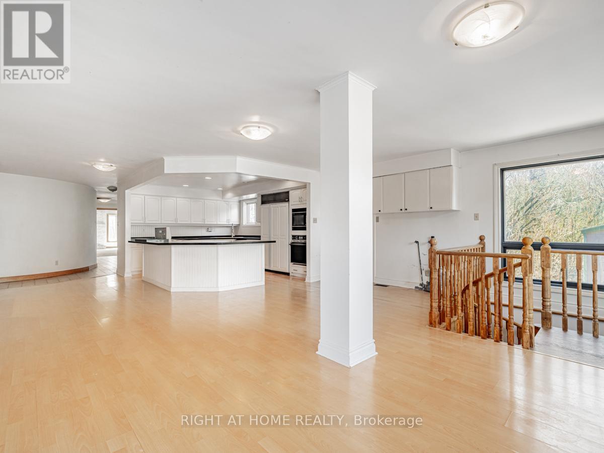 4282 Vivian Road, Whitchurch-Stouffville, Ontario  L4A 1Z2 - Photo 8 - N12673328