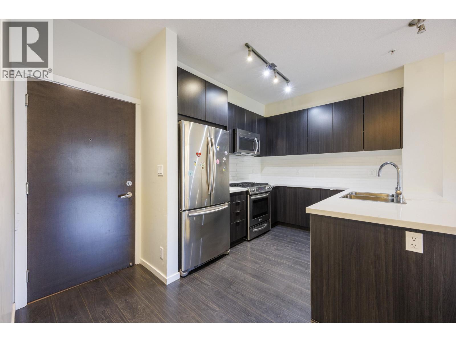 213 3107 Windsor Gate, Coquitlam, British Columbia  V3B 0L1 - Photo 4 - R3075507