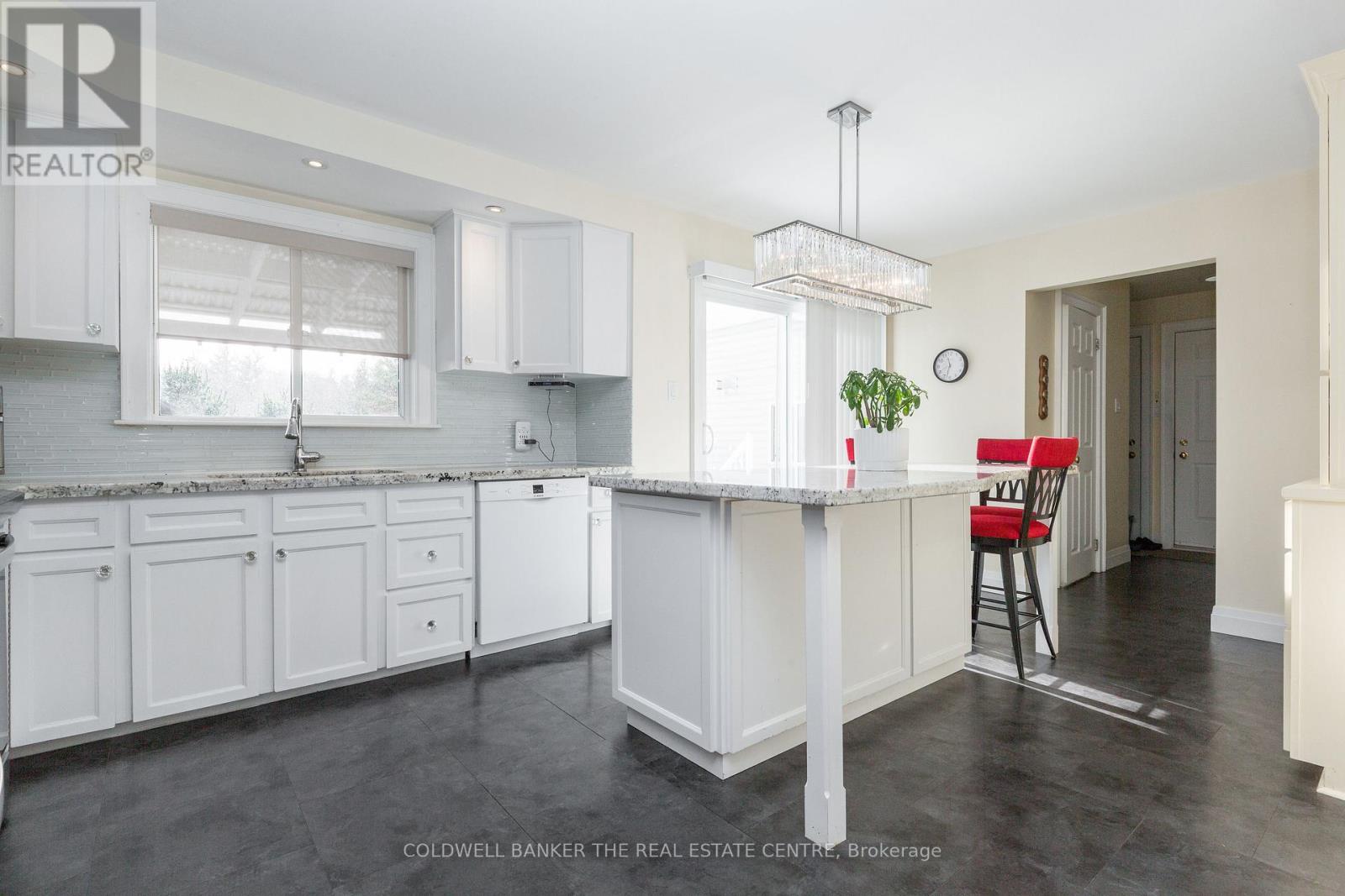 1527 Par Four Drive, Midland, Ontario  L4R 5K3 - Photo 12 - S12673268