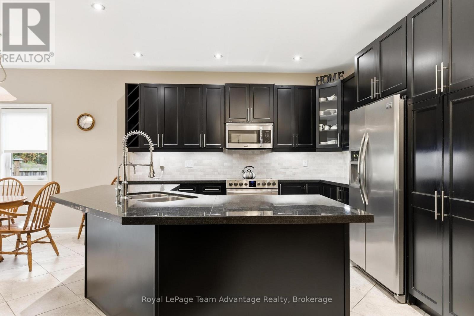 17 Borland Crescent, Caledon, Ontario  L7C 3M4 - Photo 11 - W12673424