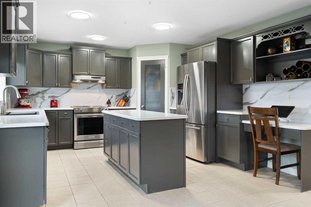 124 Cresthaven Place Sw, Calgary, Alberta  T3B 5W4 - Photo 8 - A2277025