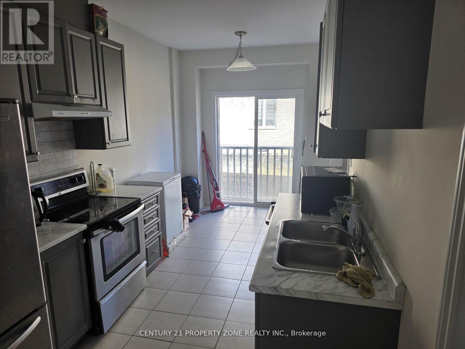 36 Bruton Street, Thorold, Ontario  L2V 0J6 - Photo 5 - X12673326