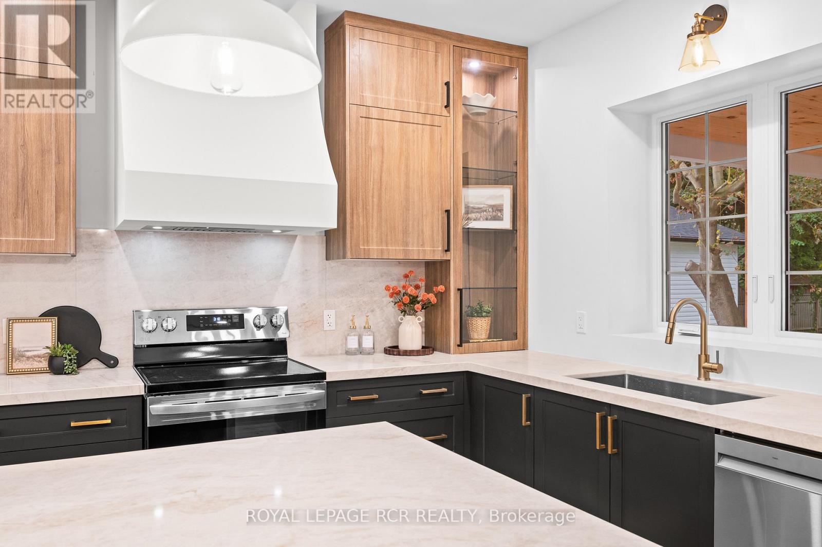 349 Smith Street, Wellington North, Ontario  N0G 1A0 - Photo 16 - X12673338