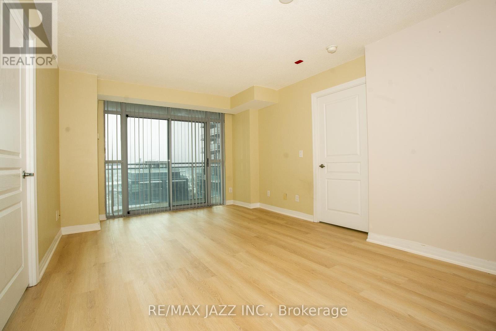 714 - 1600 Charles Street, Whitby, Ontario  L1N 0G4 - Photo 4 - E12672390