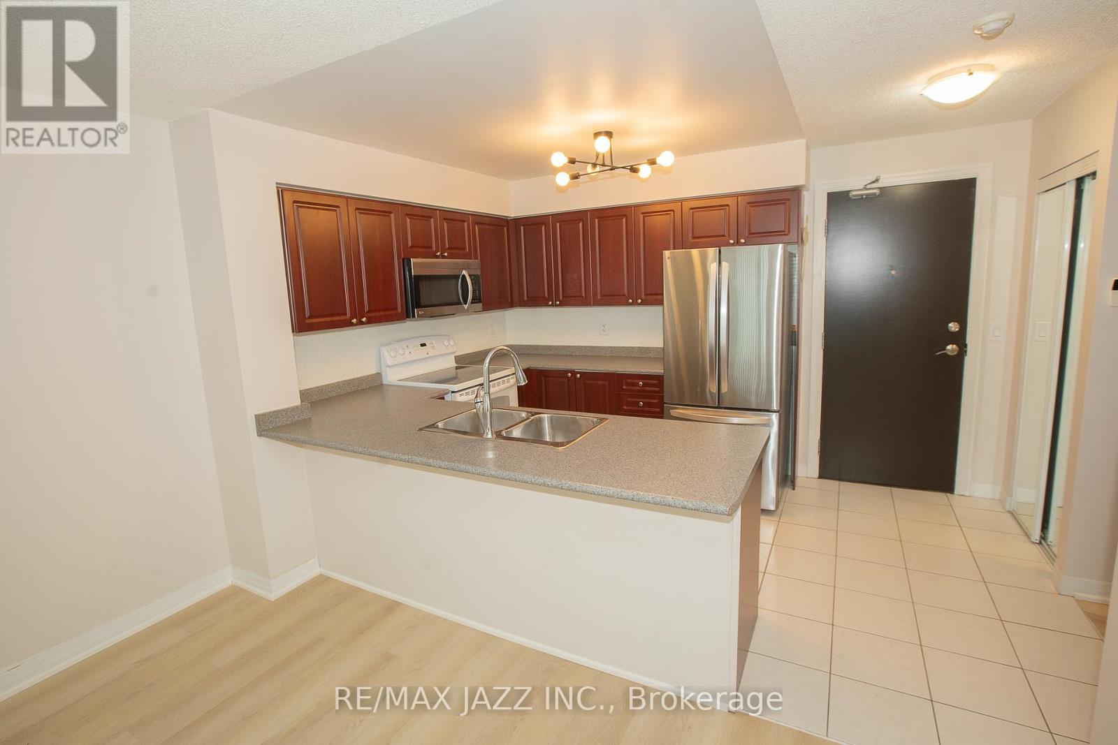 714 - 1600 Charles Street, Whitby, Ontario  L1N 0G4 - Photo 12 - E12672390