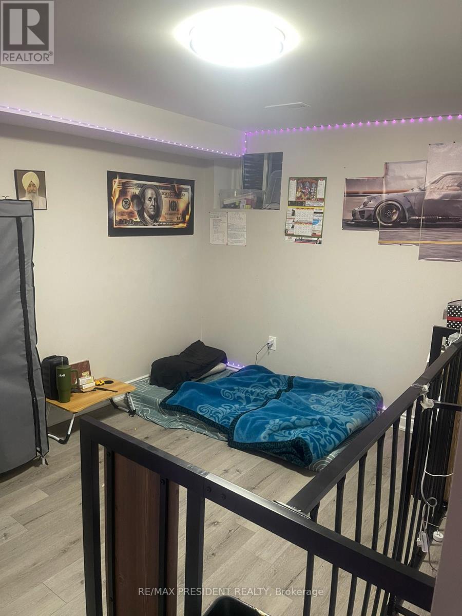 Lower Unit - 46 Old Cleeve Crescent, Brampton, Ontario  L7A 0T5 - Photo 7 - W12651782