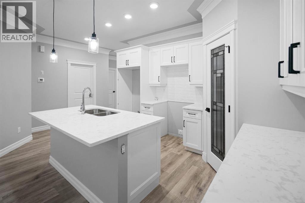 3303 50a Streetclose, Camrose, Alberta  T4V 5K9 - Photo 2 - A2238765