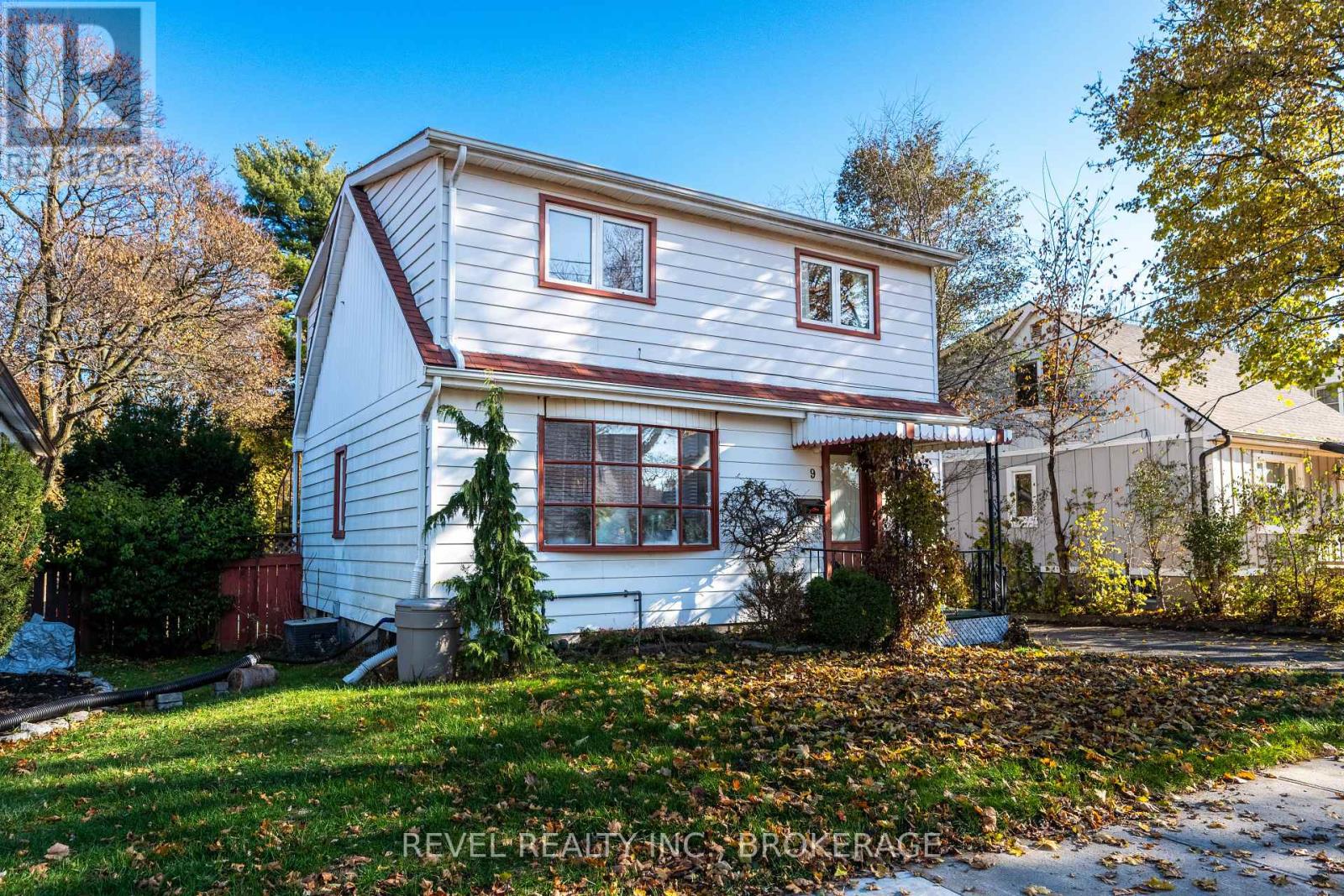 9 Hillcrest Avenue, Kingston, Ontario  K7K 4L7 - Photo 3 - X12673396