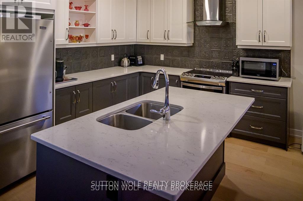 14 Elwood Street, Strathroy-Caradoc, Ontario  N7G 0G5 - Photo 5 - X12673440