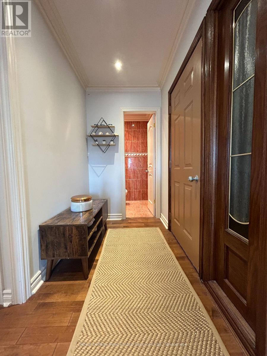 1 - 333 Lakeshore Road E, Oakville, Ontario  L6J 1J4 - Photo 5 - W12673512