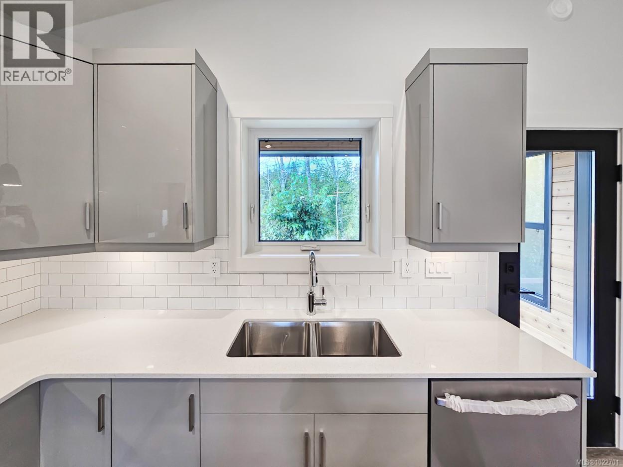 46 3025 Royston Rd, Cumberland, British Columbia  V0R 1S0 - Photo 10 - 1022701