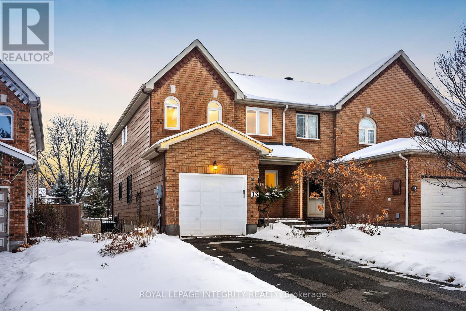 13 ROBARTS CRESCENT, Ottawa, Ontario