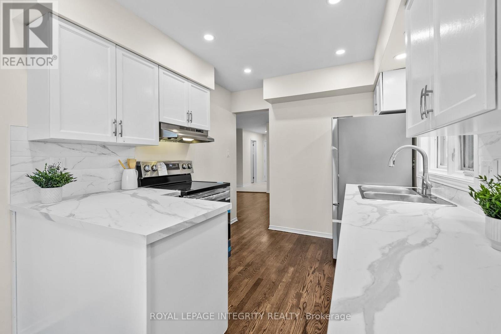 13 Robarts Crescent, Ottawa, Ontario  K2L 3Z6 - Photo 14 - X12673438