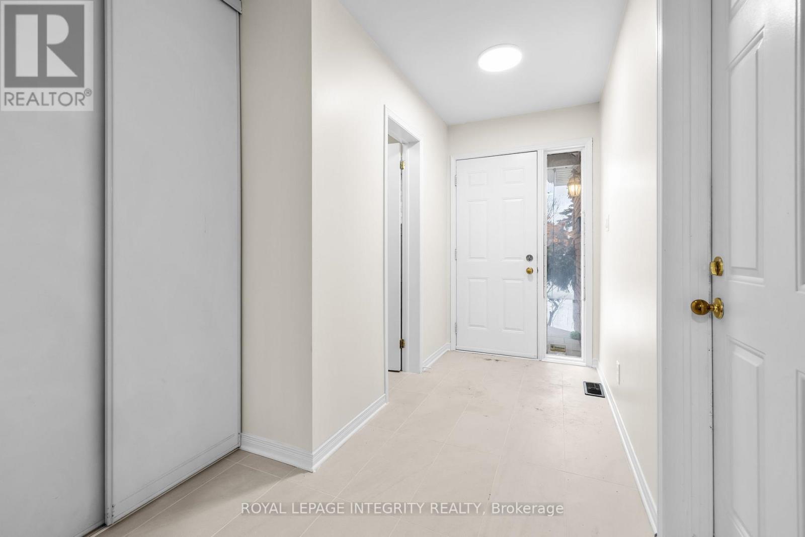 13 Robarts Crescent, Ottawa, Ontario  K2L 3Z6 - Photo 3 - X12673438