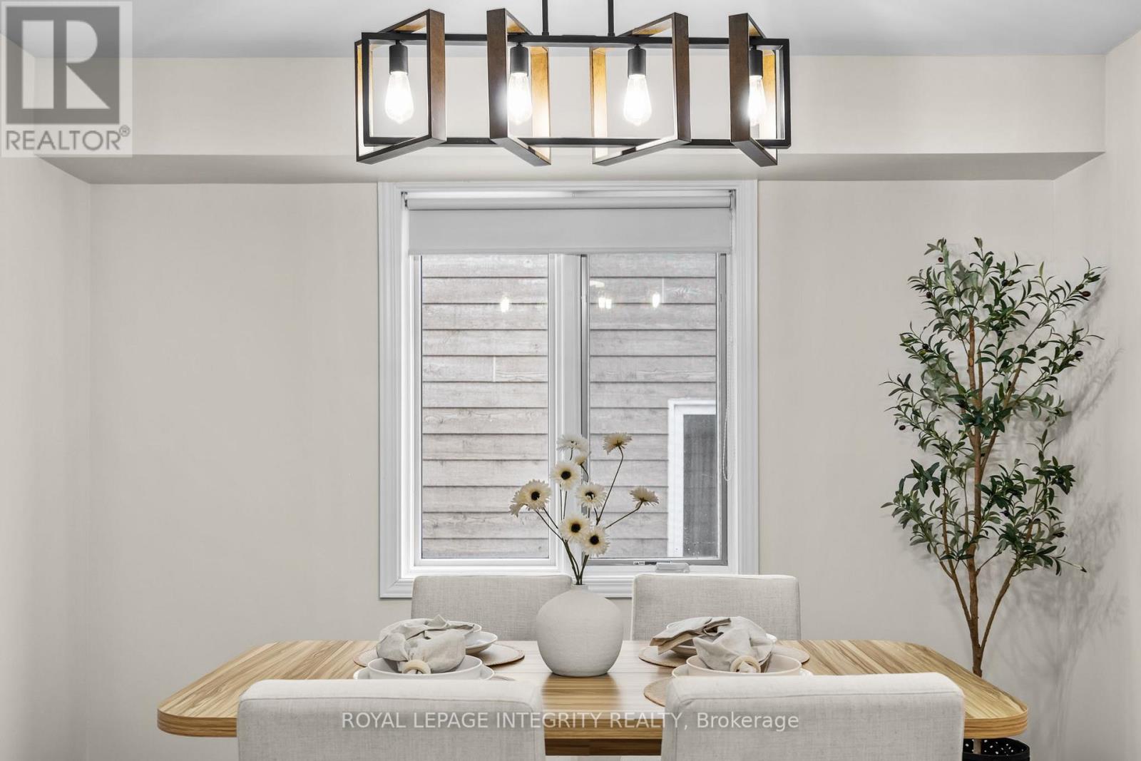 13 Robarts Crescent, Ottawa, Ontario  K2L 3Z6 - Photo 6 - X12673438