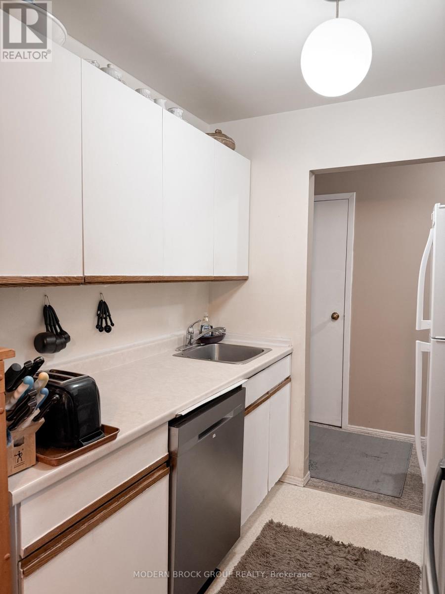 Unit #8 - 6 Charlotte Place, Brockville, Ontario  K6V 6T4 - Photo 10 - X12673422