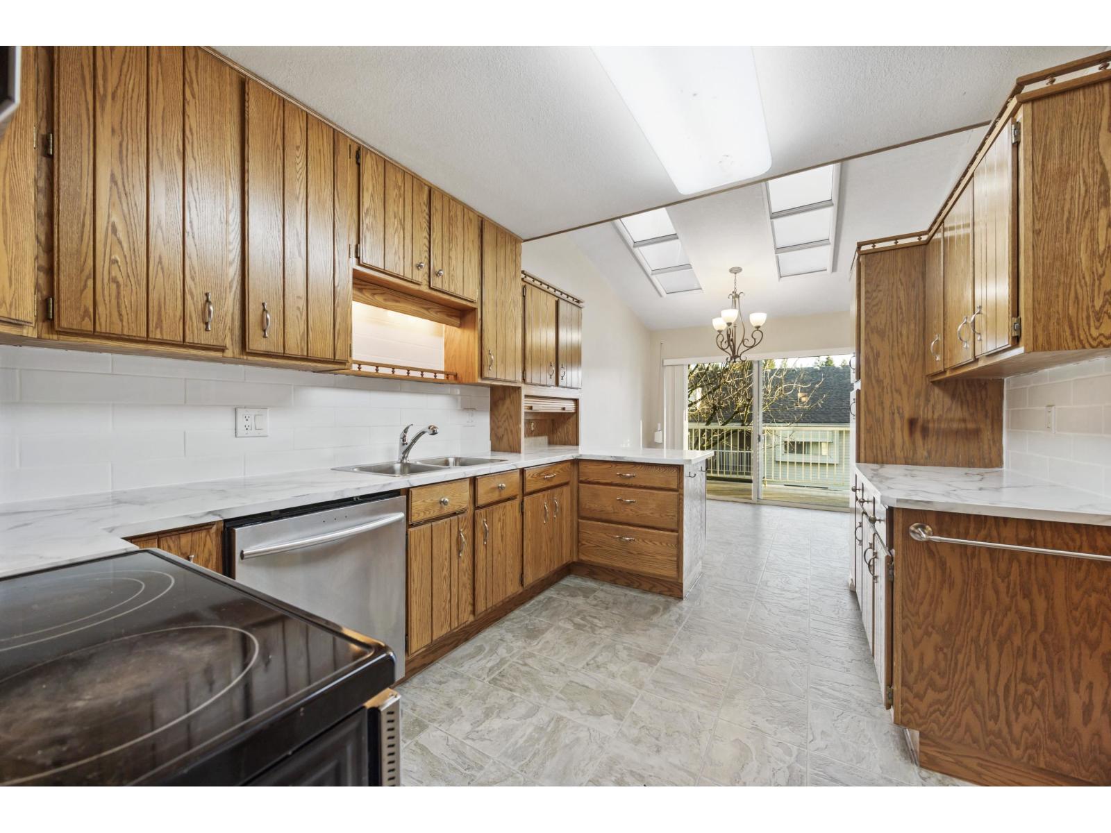 9 3054 Trafalgar Street, Abbotsford, British Columbia  V2S 7X6 - Photo 3 - R3075354