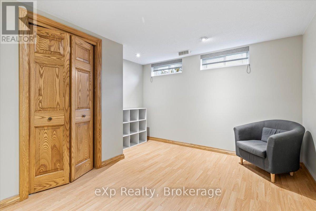 158 6th Avenue, Hanover, Ontario  N4N 2E4 - Photo 22 - X12465158