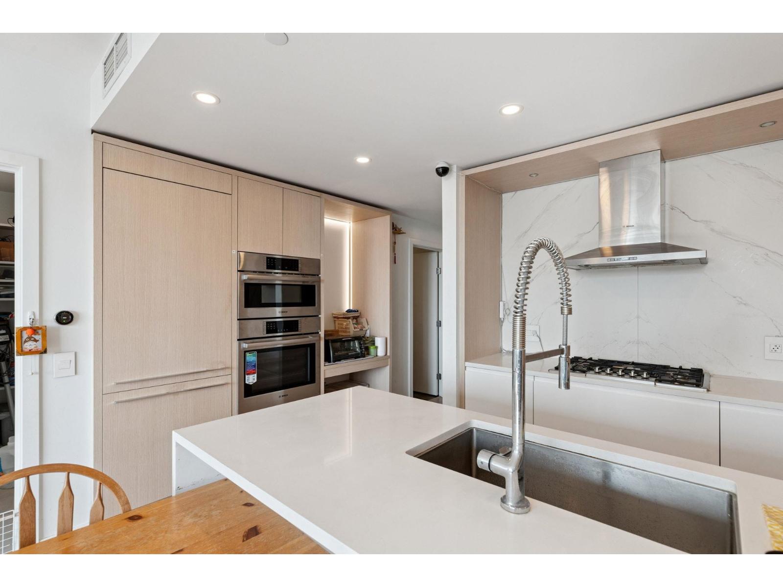 901 15165 Thrift Avenue, White Rock, British Columbia V4B 0C1 - Photo 15 - R3077106