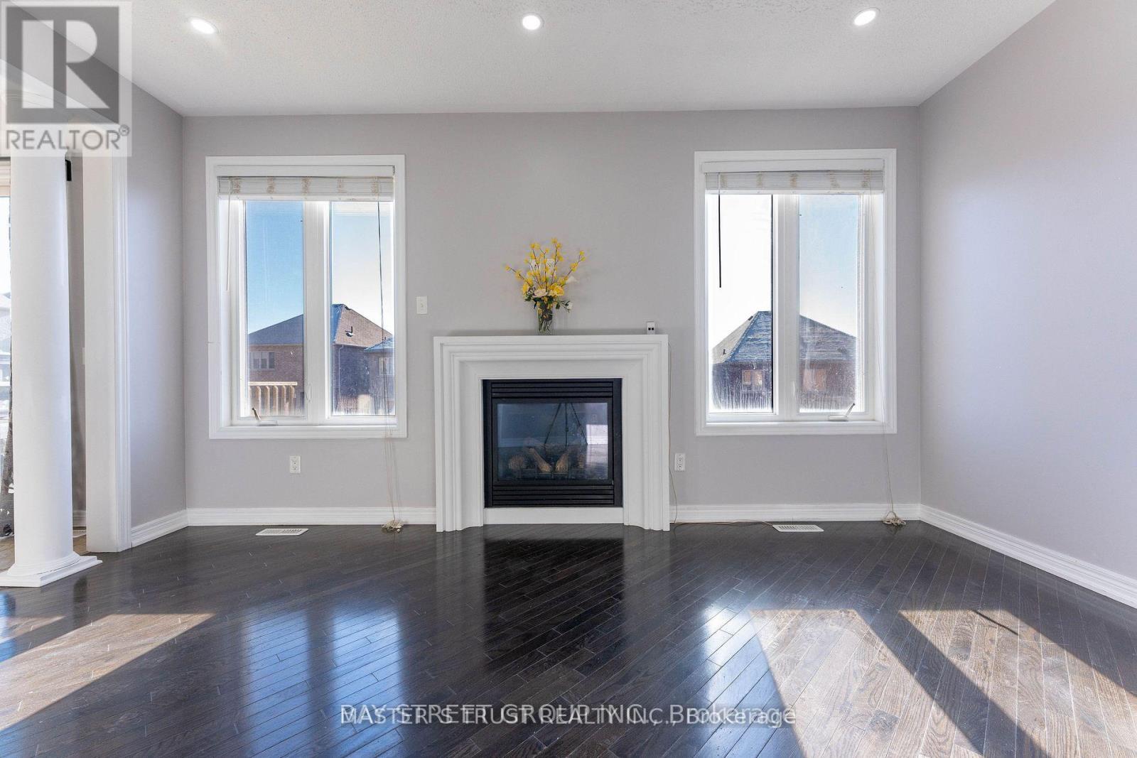 471 Kwapis Boulevard, Newmarket, Ontario  L3X 3K5 - Photo 15 - N12673448