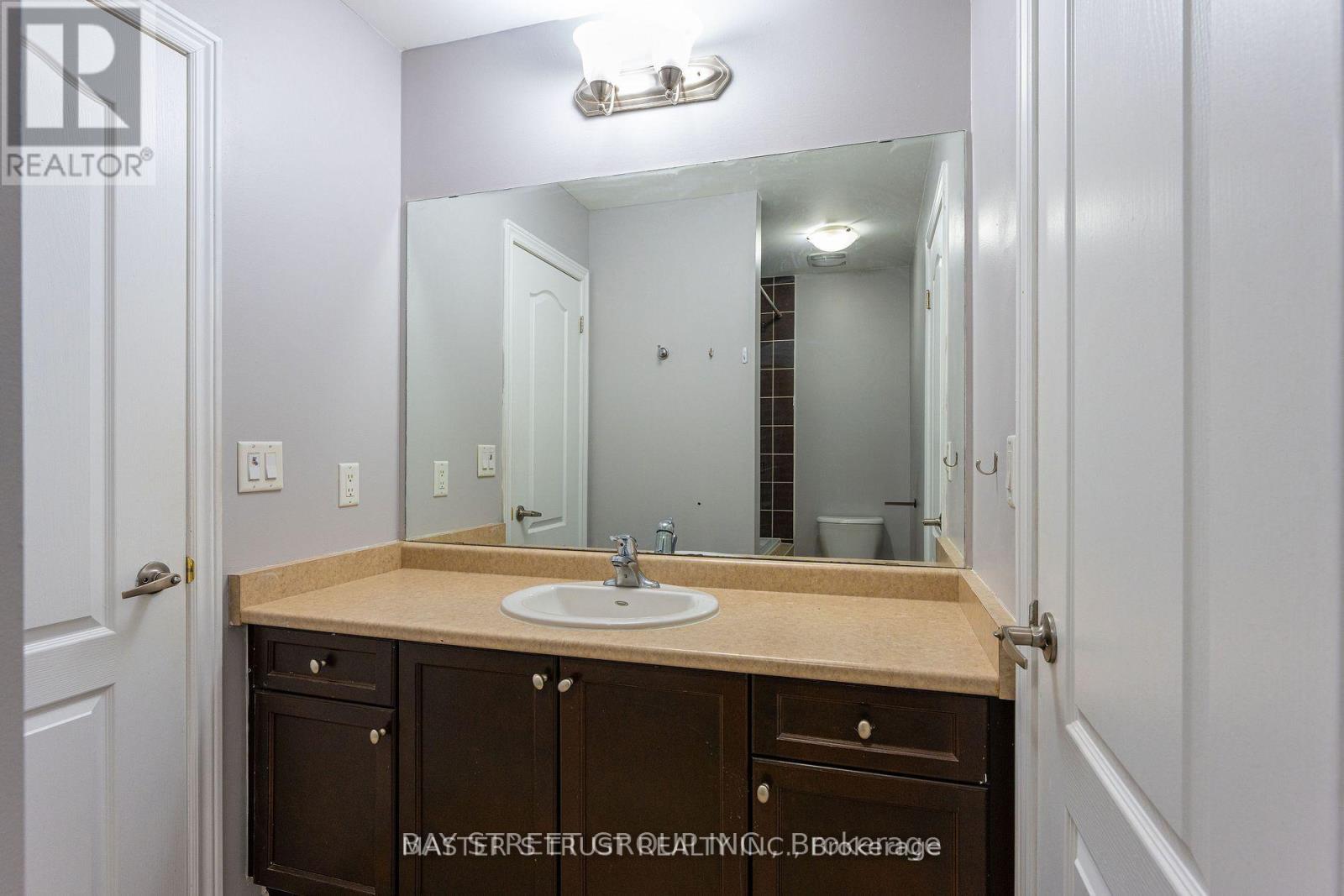 471 Kwapis Boulevard, Newmarket, Ontario  L3X 3K5 - Photo 24 - N12673448