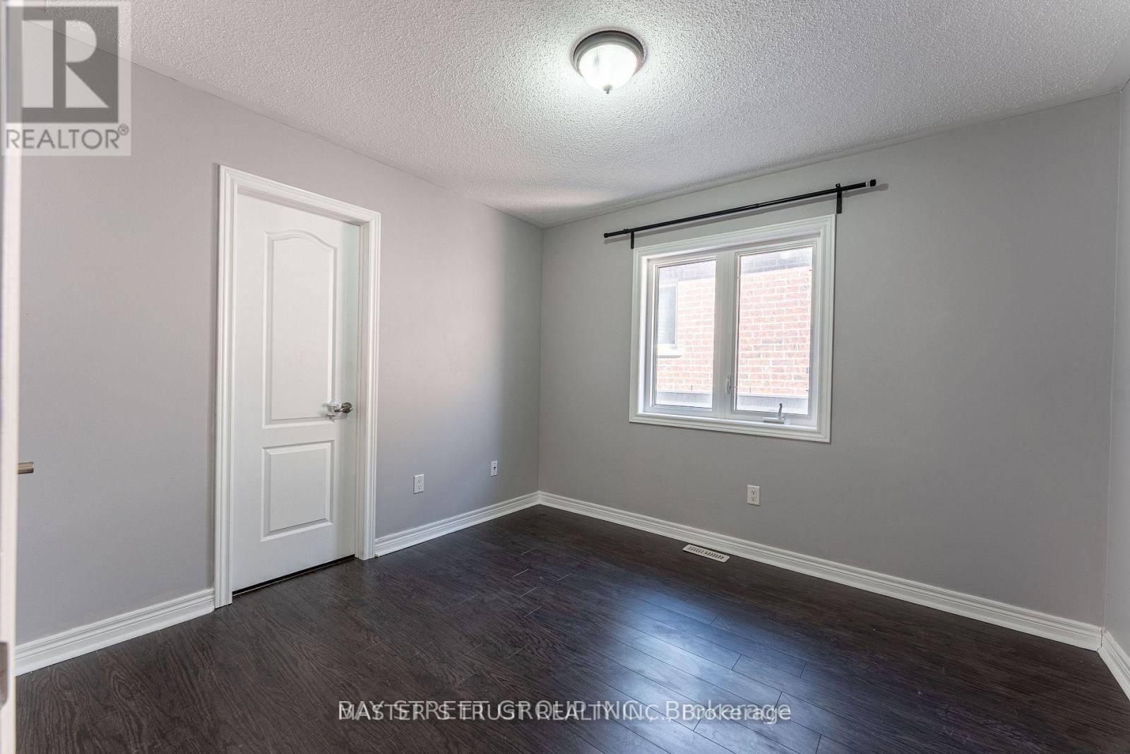 471 Kwapis Boulevard, Newmarket, Ontario  L3X 3K5 - Photo 30 - N12673448