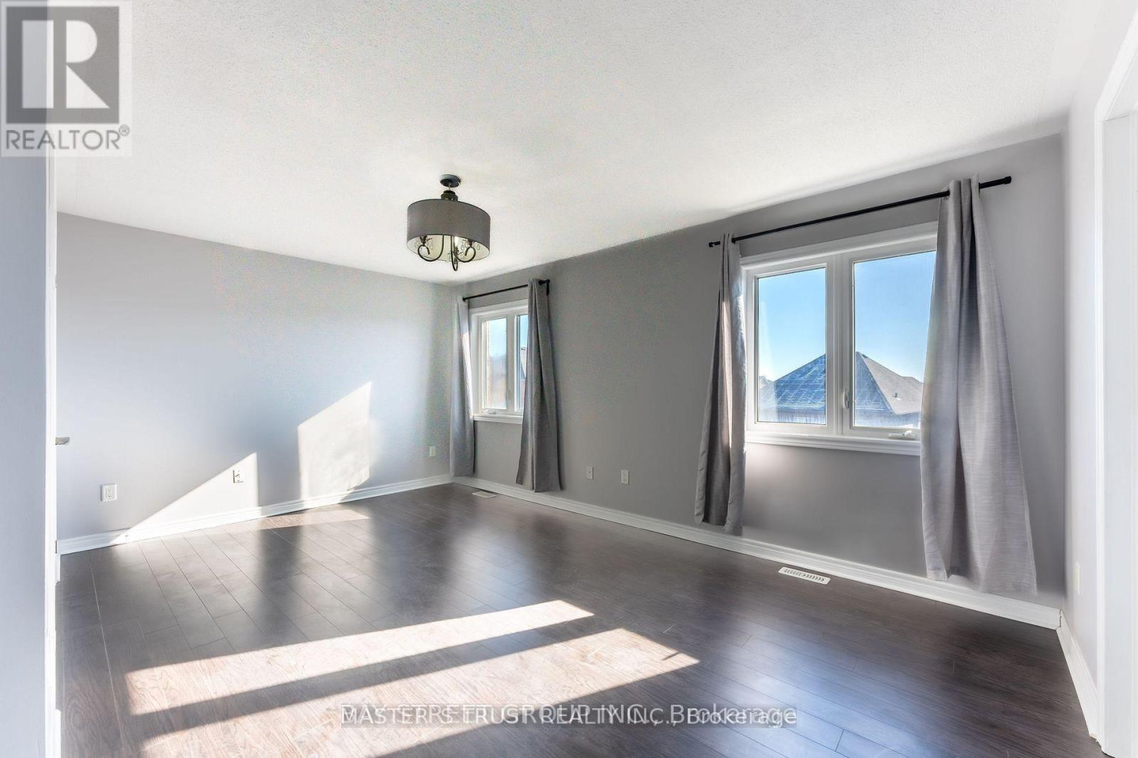 471 Kwapis Boulevard, Newmarket, Ontario  L3X 3K5 - Photo 31 - N12673448