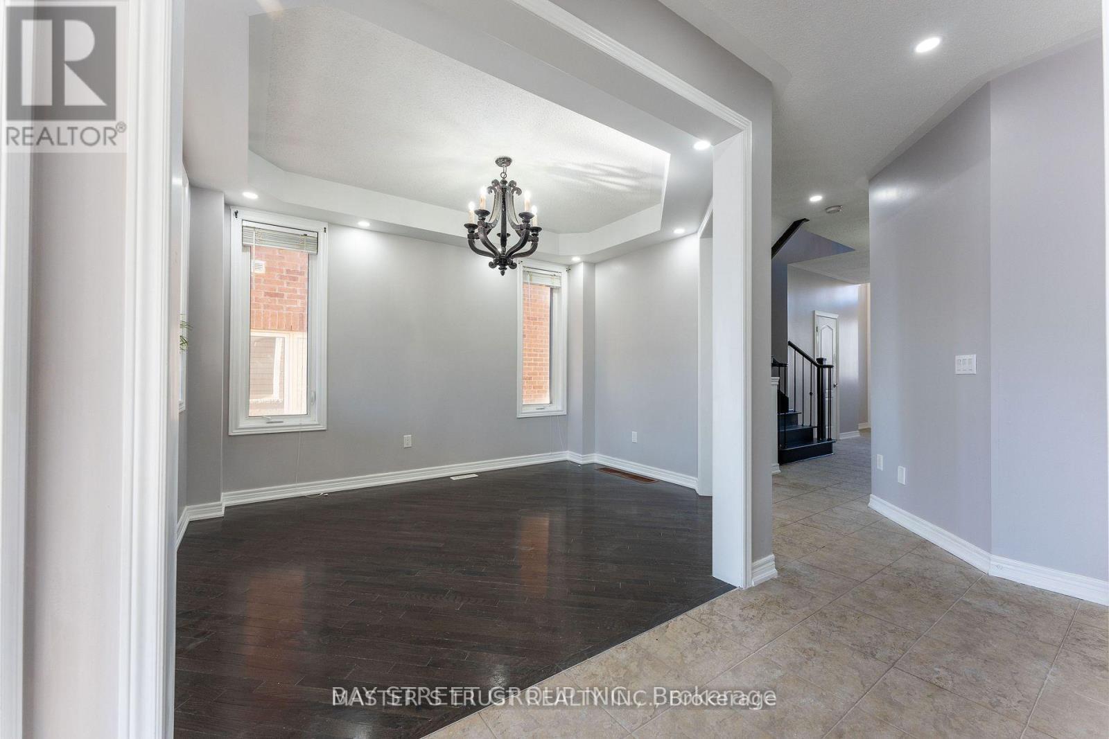 471 Kwapis Boulevard, Newmarket, Ontario  L3X 3K5 - Photo 33 - N12673448