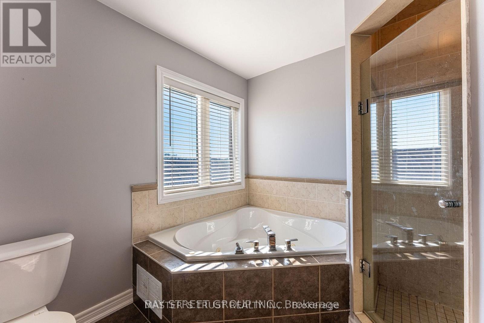 471 Kwapis Boulevard, Newmarket, Ontario  L3X 3K5 - Photo 34 - N12673448