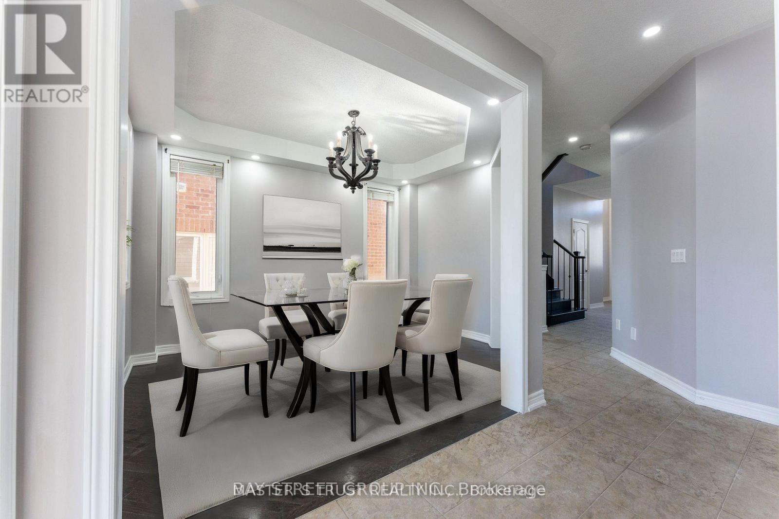 471 Kwapis Boulevard, Newmarket, Ontario  L3X 3K5 - Photo 6 - N12673448