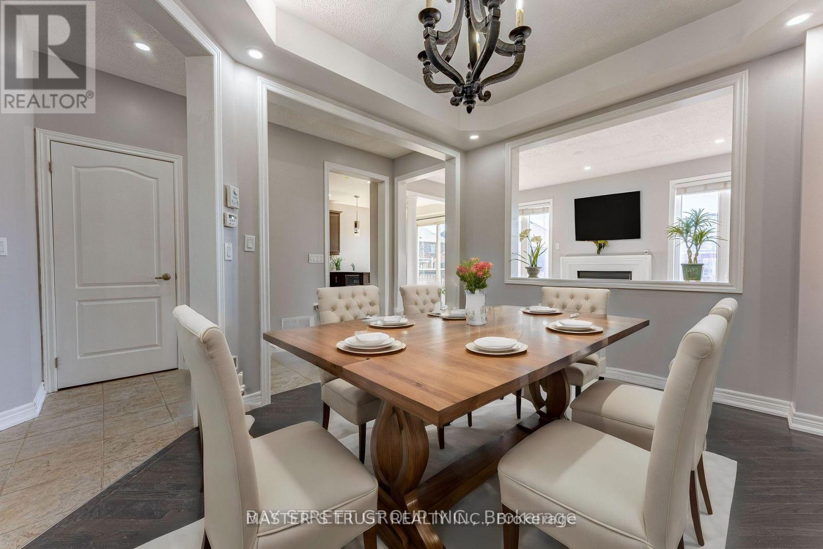 471 Kwapis Boulevard, Newmarket, Ontario  L3X 3K5 - Photo 7 - N12673448