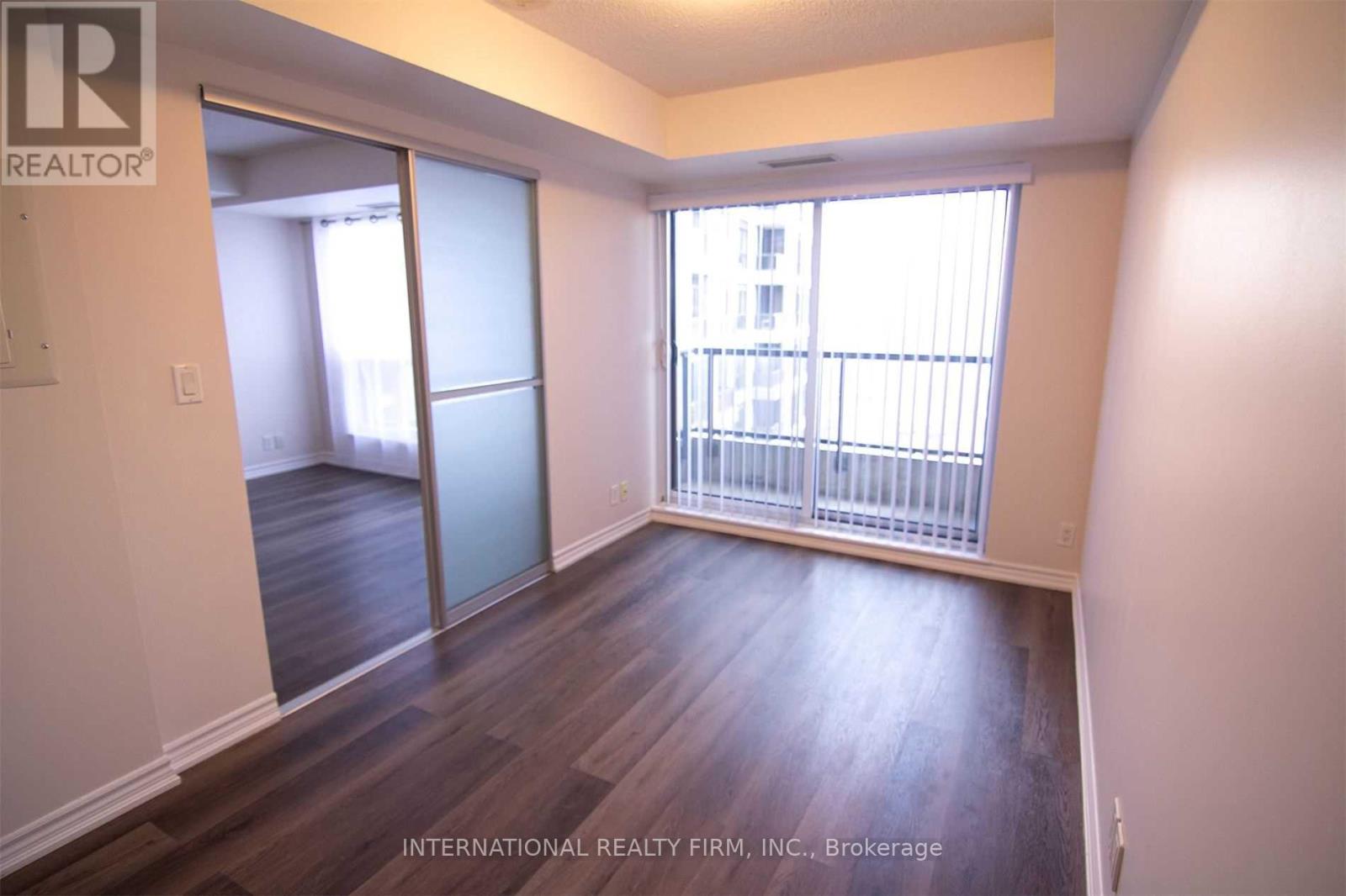 716 - 18 Harding Boulevard, Richmond Hill, Ontario  L4C 0T3 - Photo 2 - N12673482